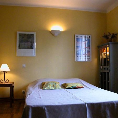 Chambres D'Hotes Saint Veredeme Pujaut Bagian luar foto