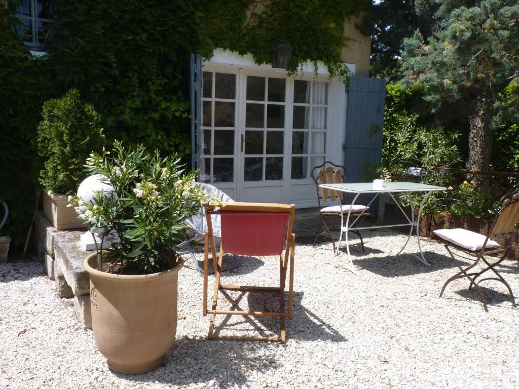 Chambres D'Hotes Saint Veredeme Pujaut Bagian luar foto