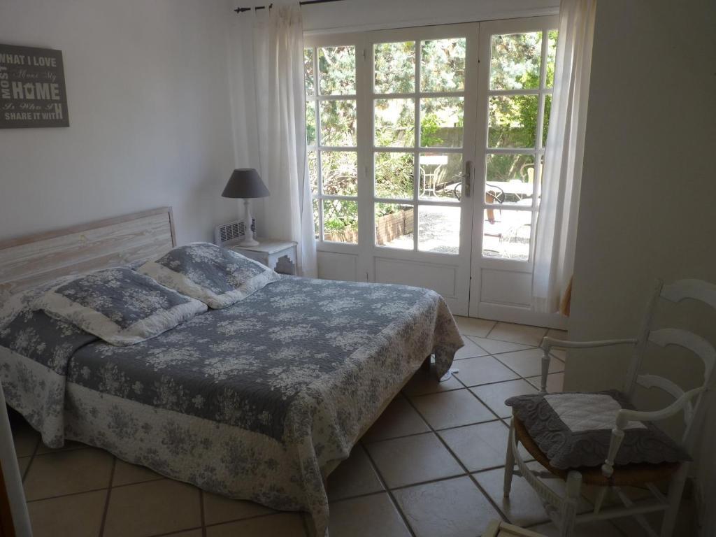 Chambres D'Hotes Saint Veredeme Pujaut Bagian luar foto