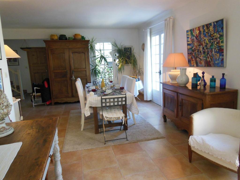 Chambres D'Hotes Saint Veredeme Pujaut Bagian luar foto