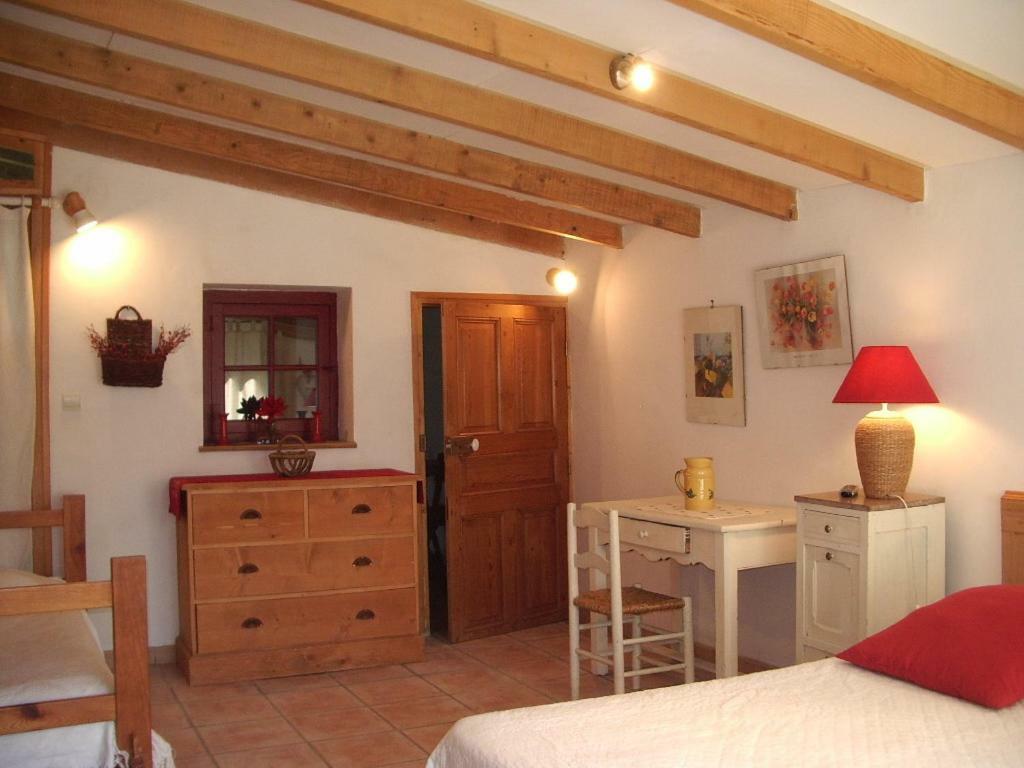 Chambres D'Hotes Saint Veredeme Pujaut Bagian luar foto
