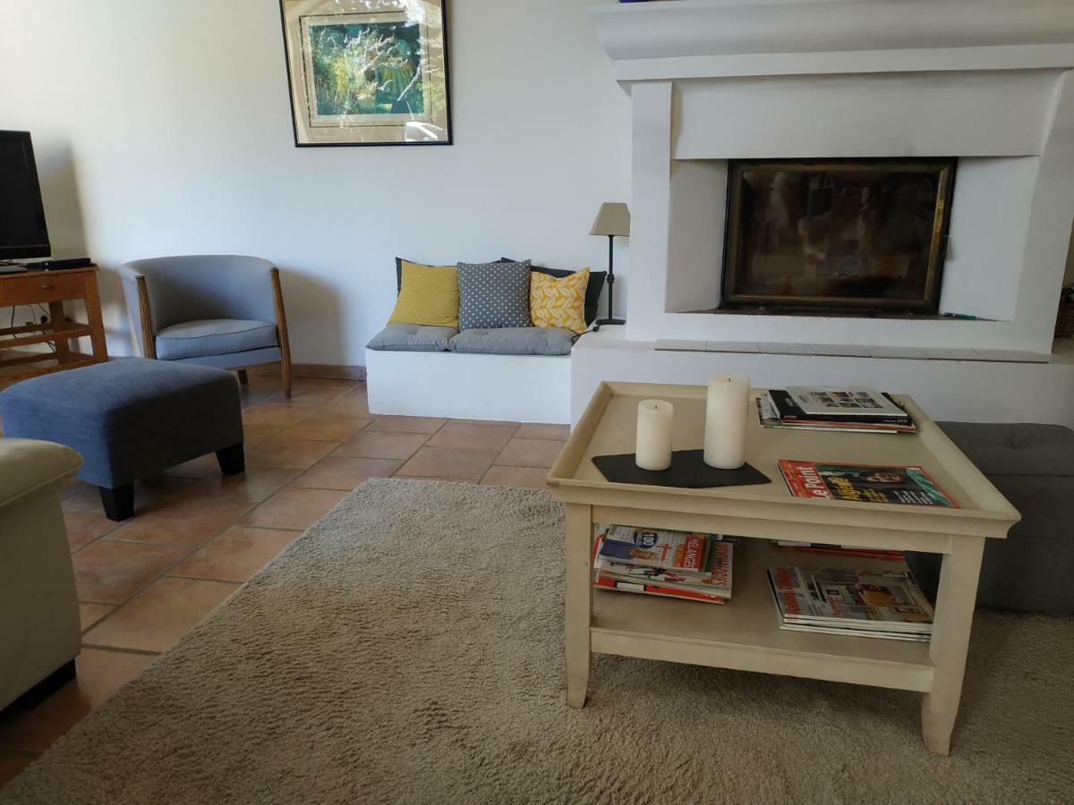 Chambres D'Hotes Saint Veredeme Pujaut Bagian luar foto
